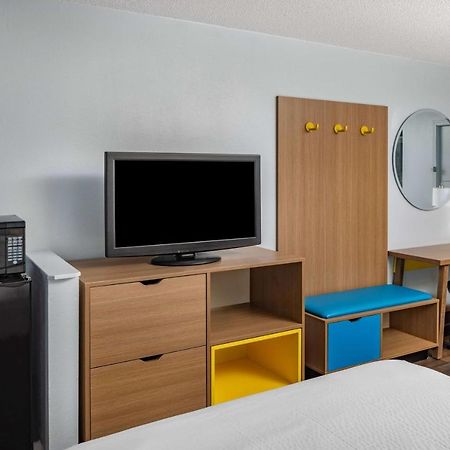 Days Inn By Wyndham Pensacola I-10 Ferry Pass Zewnętrze zdjęcie