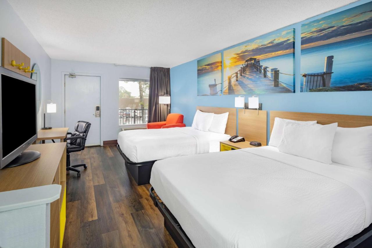 Days Inn By Wyndham Pensacola I-10 Ferry Pass Zewnętrze zdjęcie