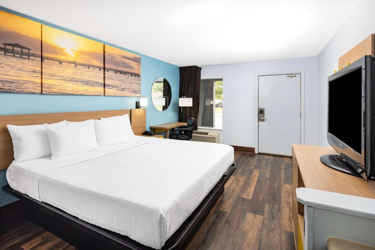 Days Inn By Wyndham Pensacola I-10 Ferry Pass Zewnętrze zdjęcie